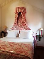 Lawrence's Hotel