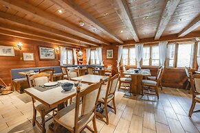 Hotel Alpina