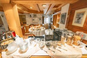Hotel Alpina