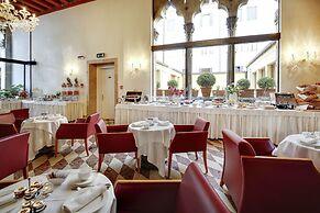 Hotel Dona Palace