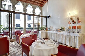 Hotel Dona Palace