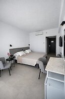 Navarria Hotel