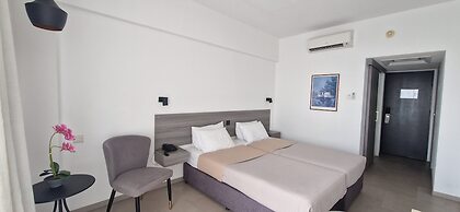 Navarria Hotel