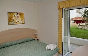 Jo-An Beach Hotel
