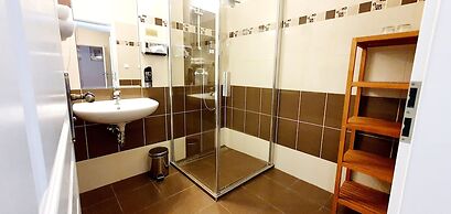 Hotel Metamorphis