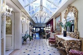 Hotel Belle Epoque