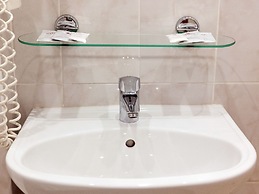 Maxima Zarya Hotel