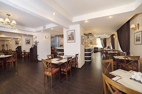 Maxima Zarya Hotel