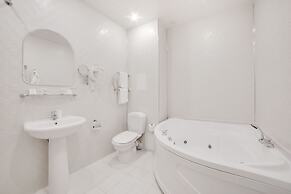 Maxima Zarya Hotel