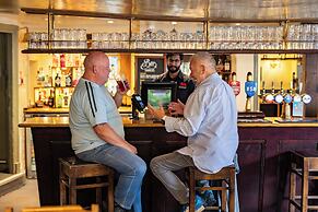 Red Lion Hotel, Hillingdon