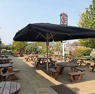 Red Lion Hotel, Hillingdon