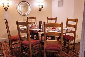 Red Lion Hotel, Hillingdon