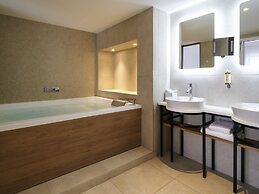 Mercure Avignon TGV Hotel et Spa
