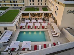 Mercure Avignon TGV Hotel et Spa