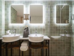 Mercure Avignon TGV Hotel et Spa