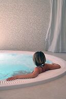 Mercure Avignon TGV Hotel et Spa