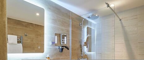 Mercure Avignon TGV Hotel et Spa