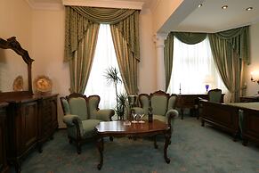 Grand Hotel London