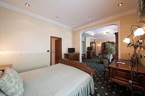 Grand Hotel London