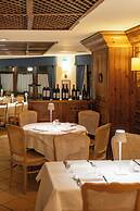 Hotel Alaska Cortina