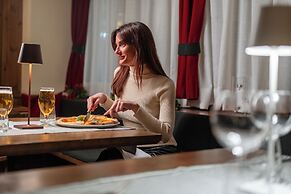 Hotel Alaska Cortina