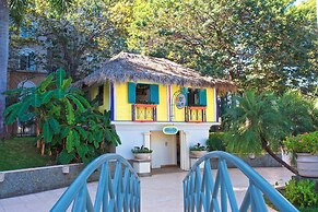 Hotel Tamarindo Diria Beach Resort