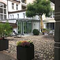 Central City Hotel Rochat