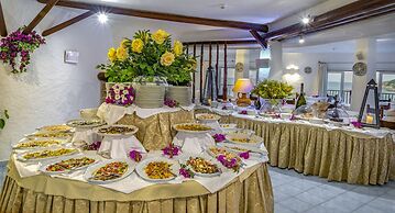 Club Hotel