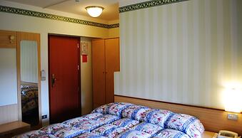 Monaco Sport Hotel