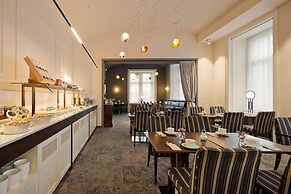 HiLight Suites Hotel