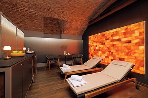 HiLight Suites Hotel