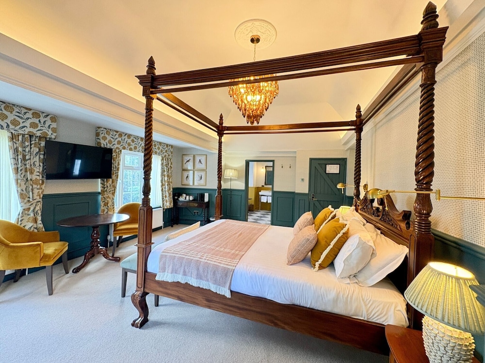 The Holt Hotel
