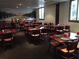 Hotel Le Cardinal Rueil Centre