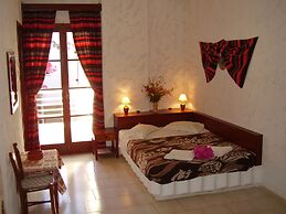 Summer Lodge