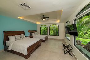 Stay In CR Los Sueños Condos