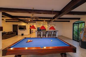 Stay In CR Los Sueños Condos