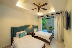 Stay In CR Los Sueños Condos