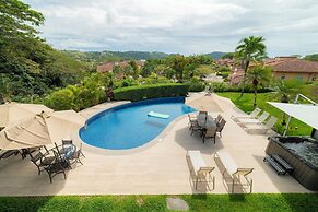 Stay In CR Los Sueños Condos