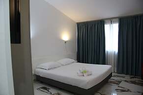 Green Hotel Motel