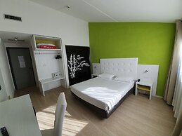 Green Hotel Motel