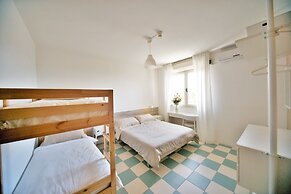 Happy Hotel