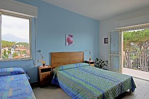 Happy Hotel