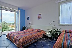 Happy Hotel