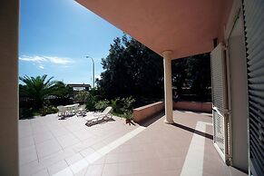 Happy Hotel