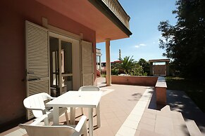 Happy Hotel