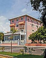 Happy Hotel