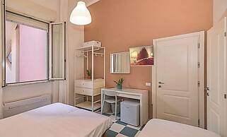 Happy Hotel