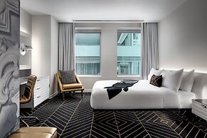 W Montreal