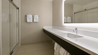 Holiday Inn Express & Suites Everett by IHG