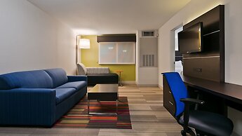 Holiday Inn Express & Suites Everett by IHG